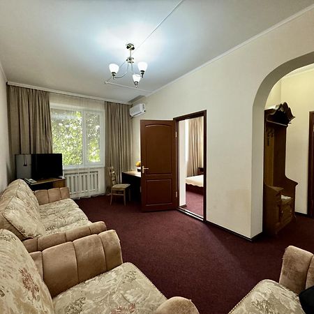 Hotel Zhambyl Taraz Extérieur photo