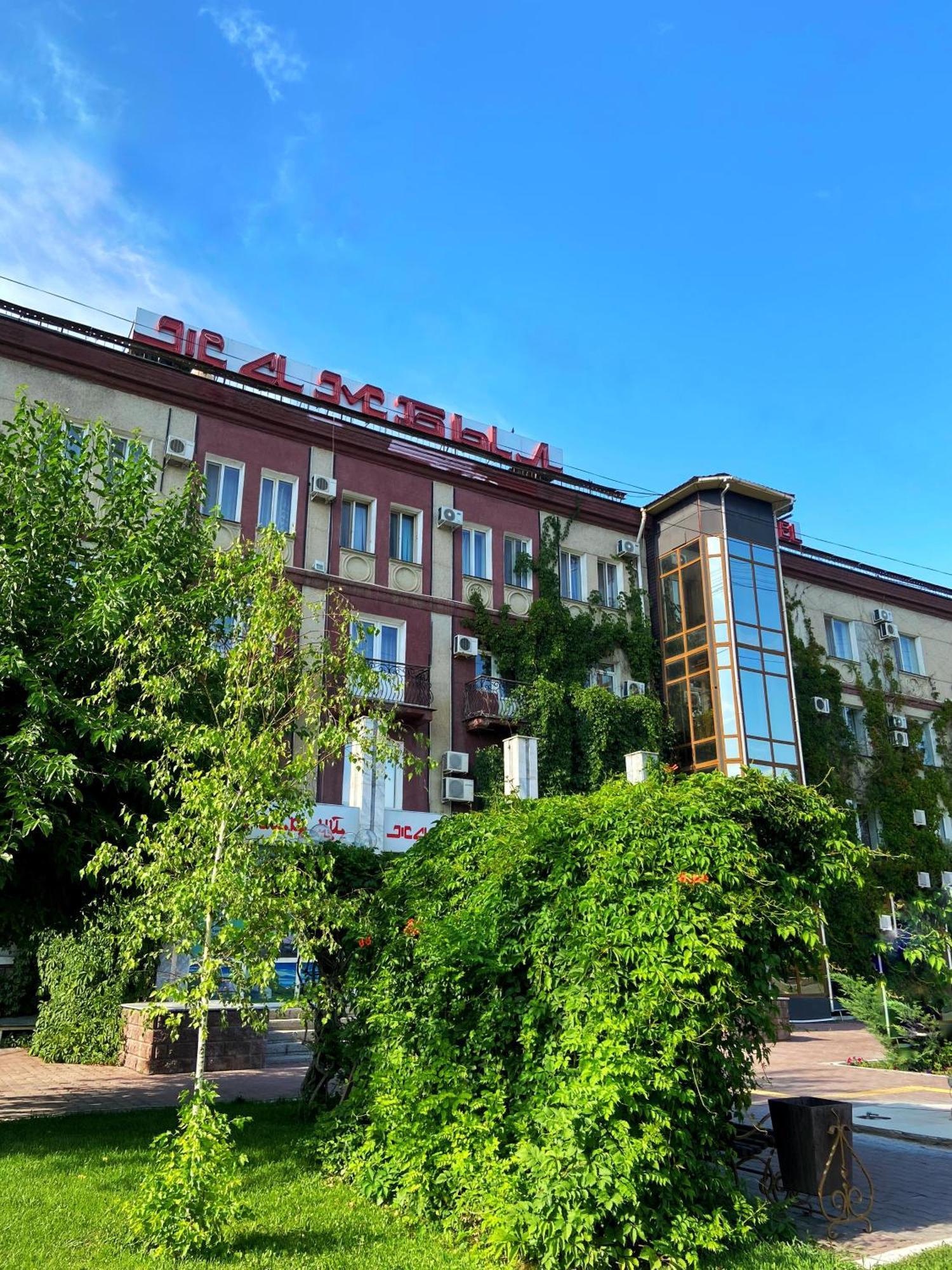 Hotel Zhambyl Taraz Extérieur photo