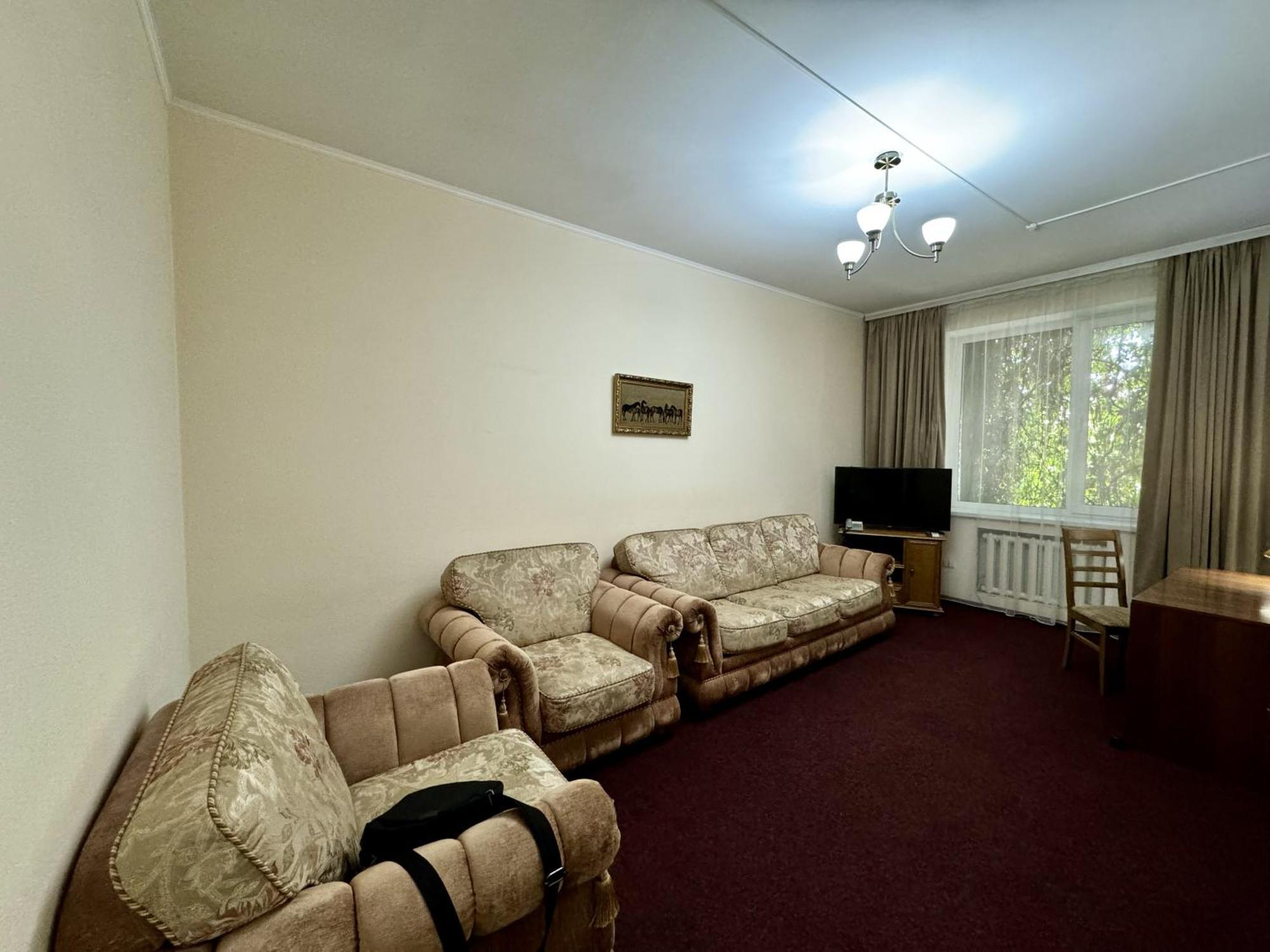 Hotel Zhambyl Taraz Extérieur photo