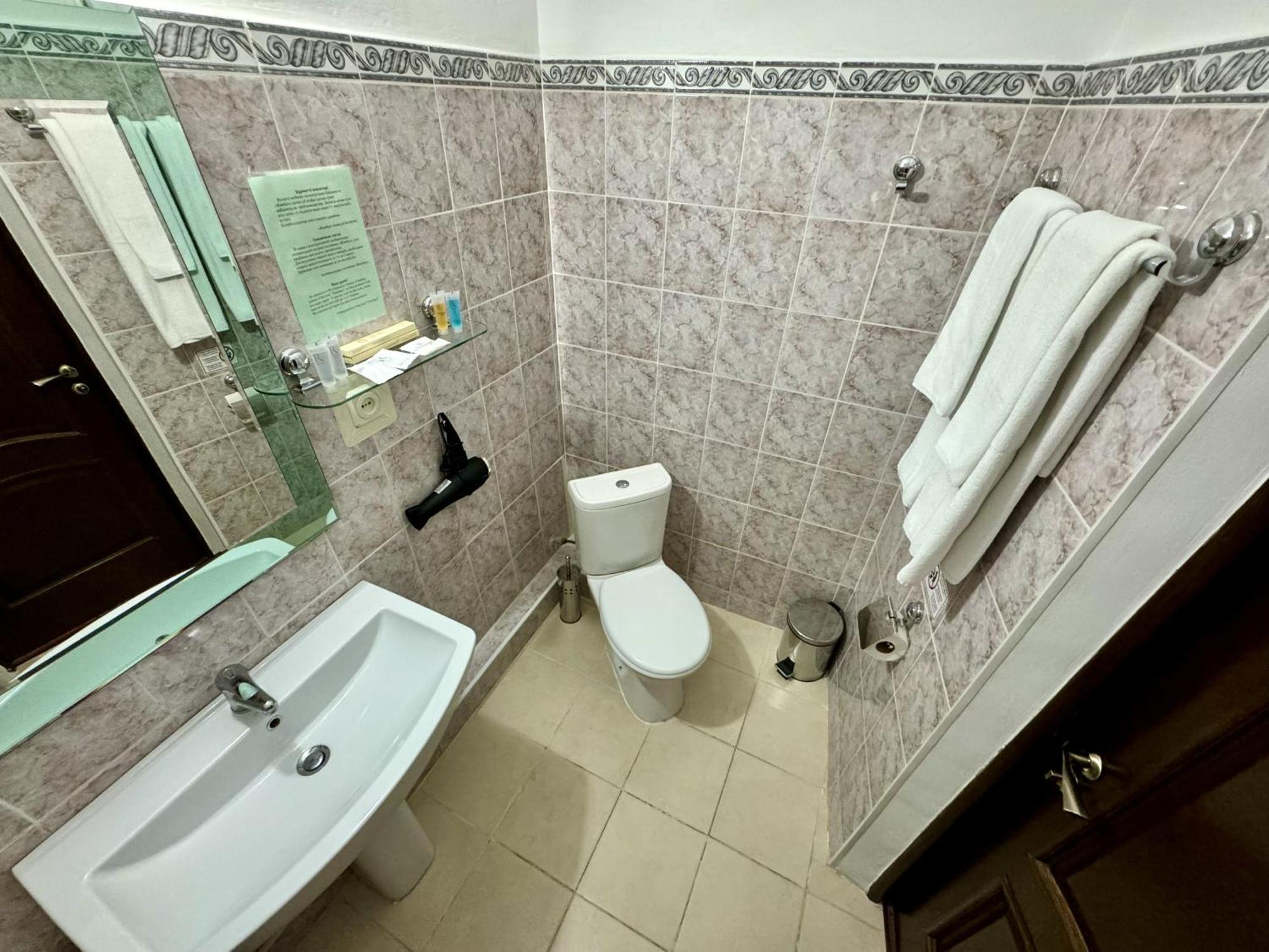 Hotel Zhambyl Taraz Extérieur photo