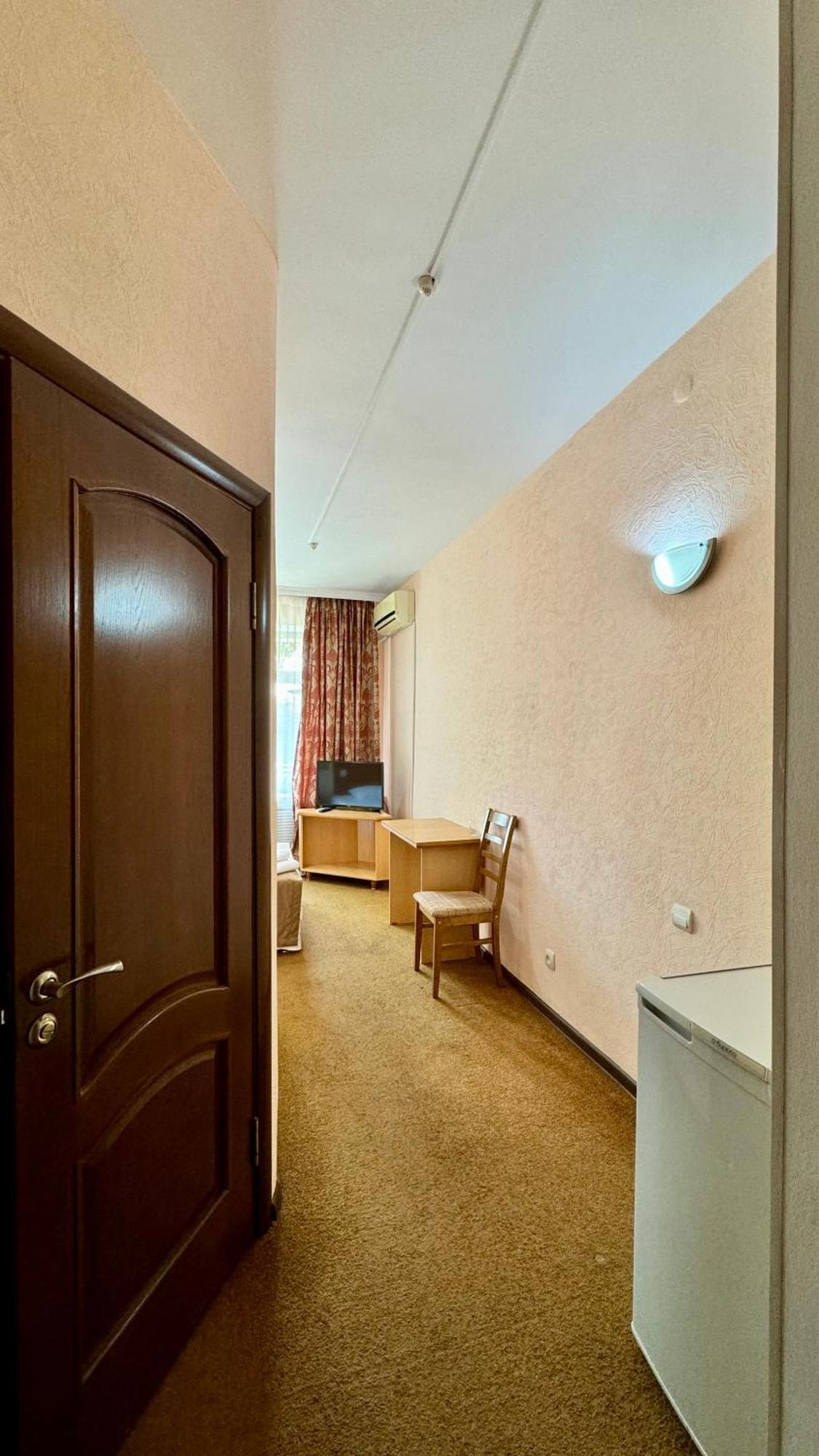 Hotel Zhambyl Taraz Extérieur photo